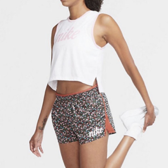 🆕 Nike 10K Femme Running Shorts, Size Medium - Picture 5 of 12